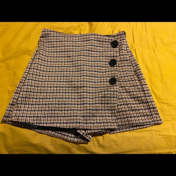 Love Tree Plaid Mini Skort - Picture 4 of 8